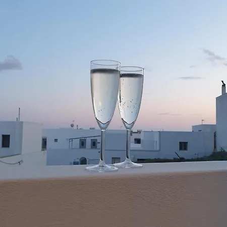 Lägenhet Walking Distance Spacious With Balcony - Esencia Naxian