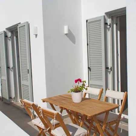 Walking Distance Spacious With Balcony - Esencia Naxian Lägenhet