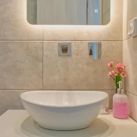 Lägenhet Walking Distance Spacious With Balcony - Esencia Naxian *